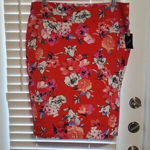 Jemma Flower Straight  Pull On  Skirt NWT, Size2X, 96% Polyester, 4% Spandex